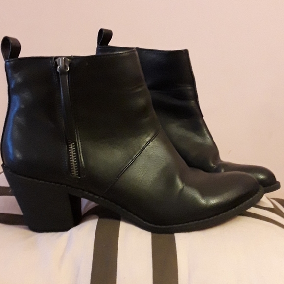 COPY -SOLD Forever 21 Women's Ankle Boots Black - Picture 2 of 10